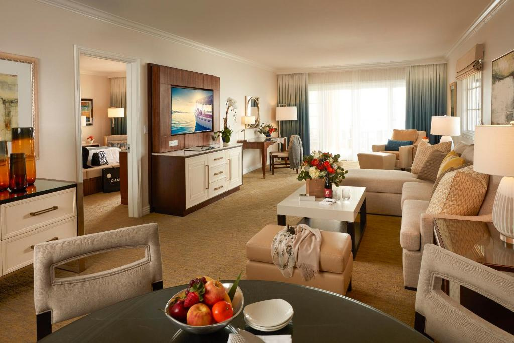 Photo - Balboa Bay Resort