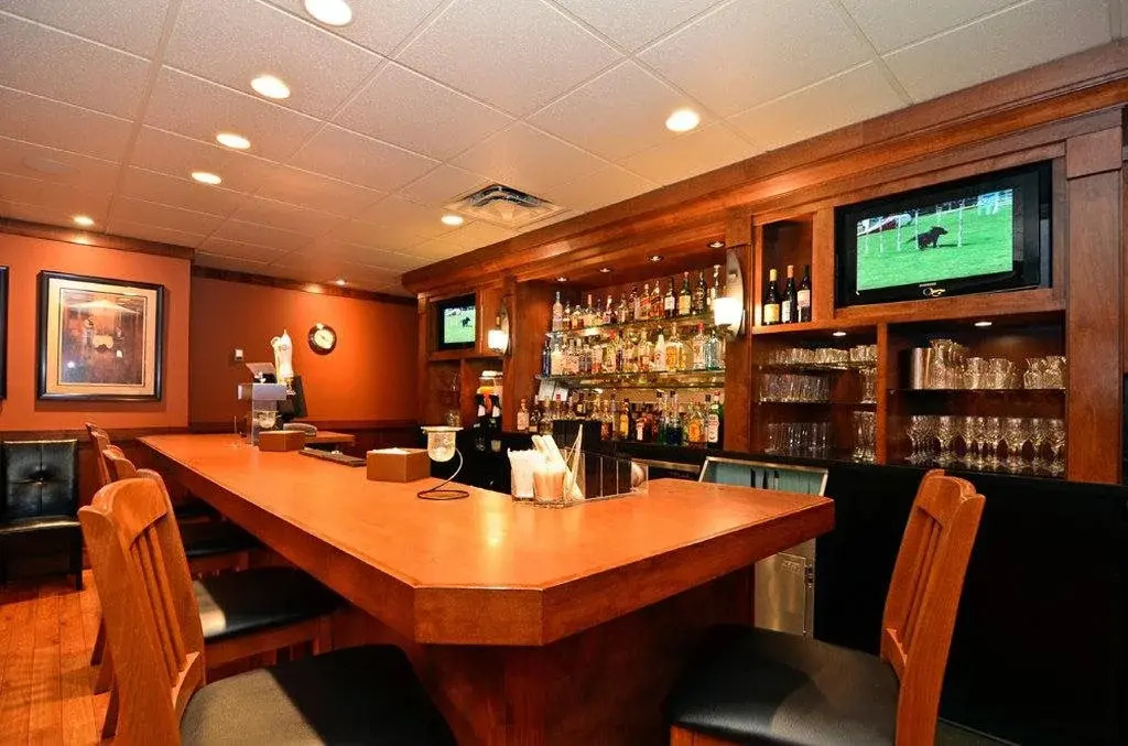 Photo - Best Western Plus Country Meadows Inn