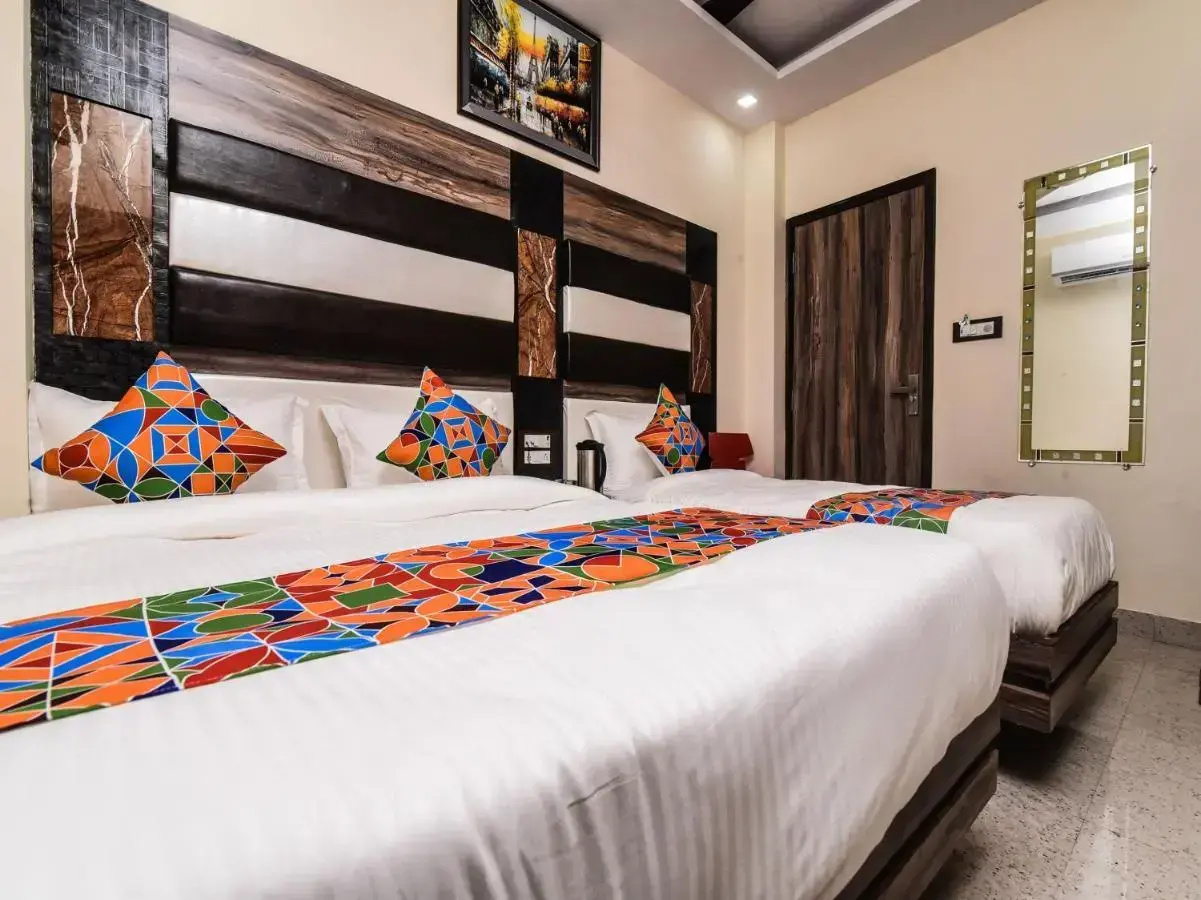 Photo - Hotel Dollar Inn