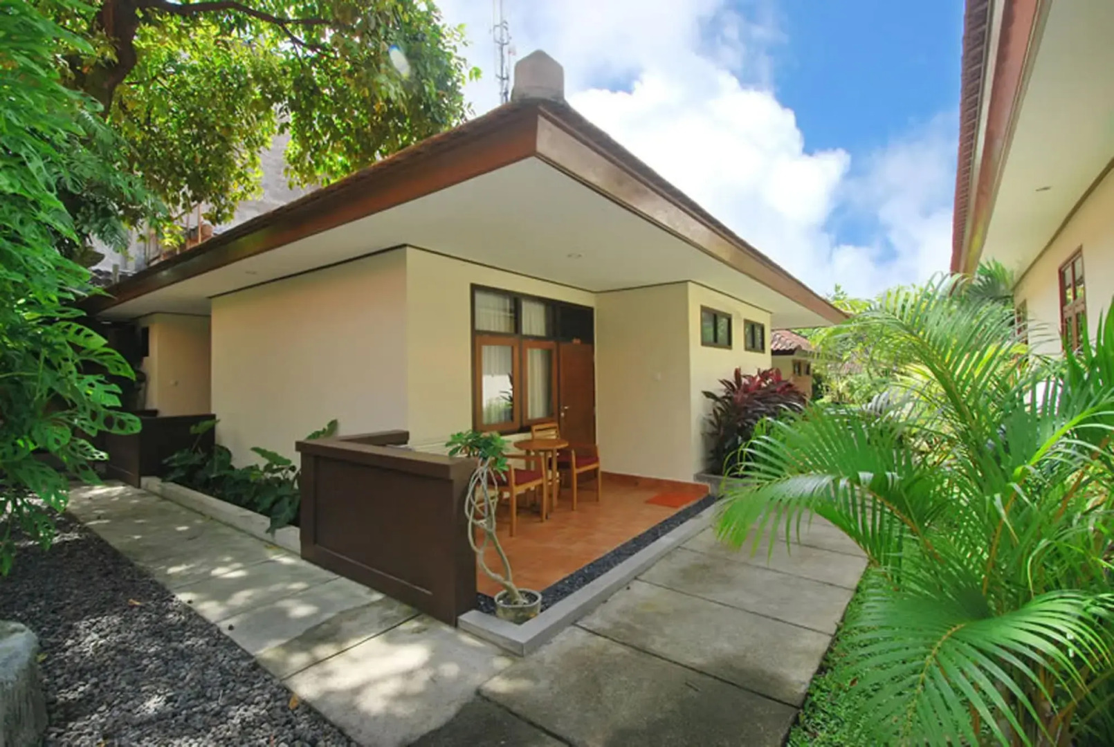 Photo - Yulia Beach Inn Kuta