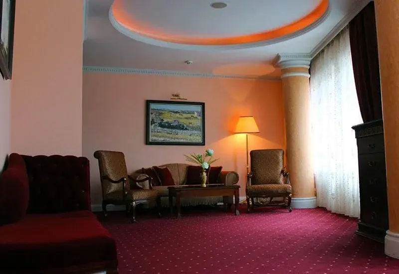 Photo - Stone Bridge Hotel