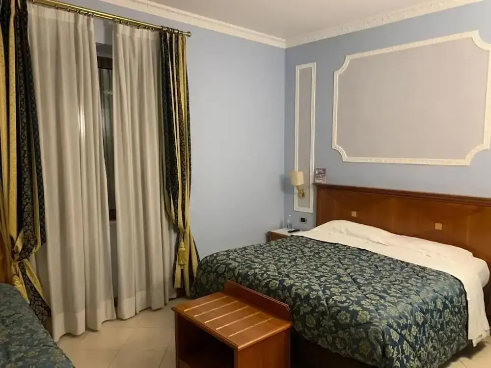 Photo - Consoli Romani Vatican Rooms