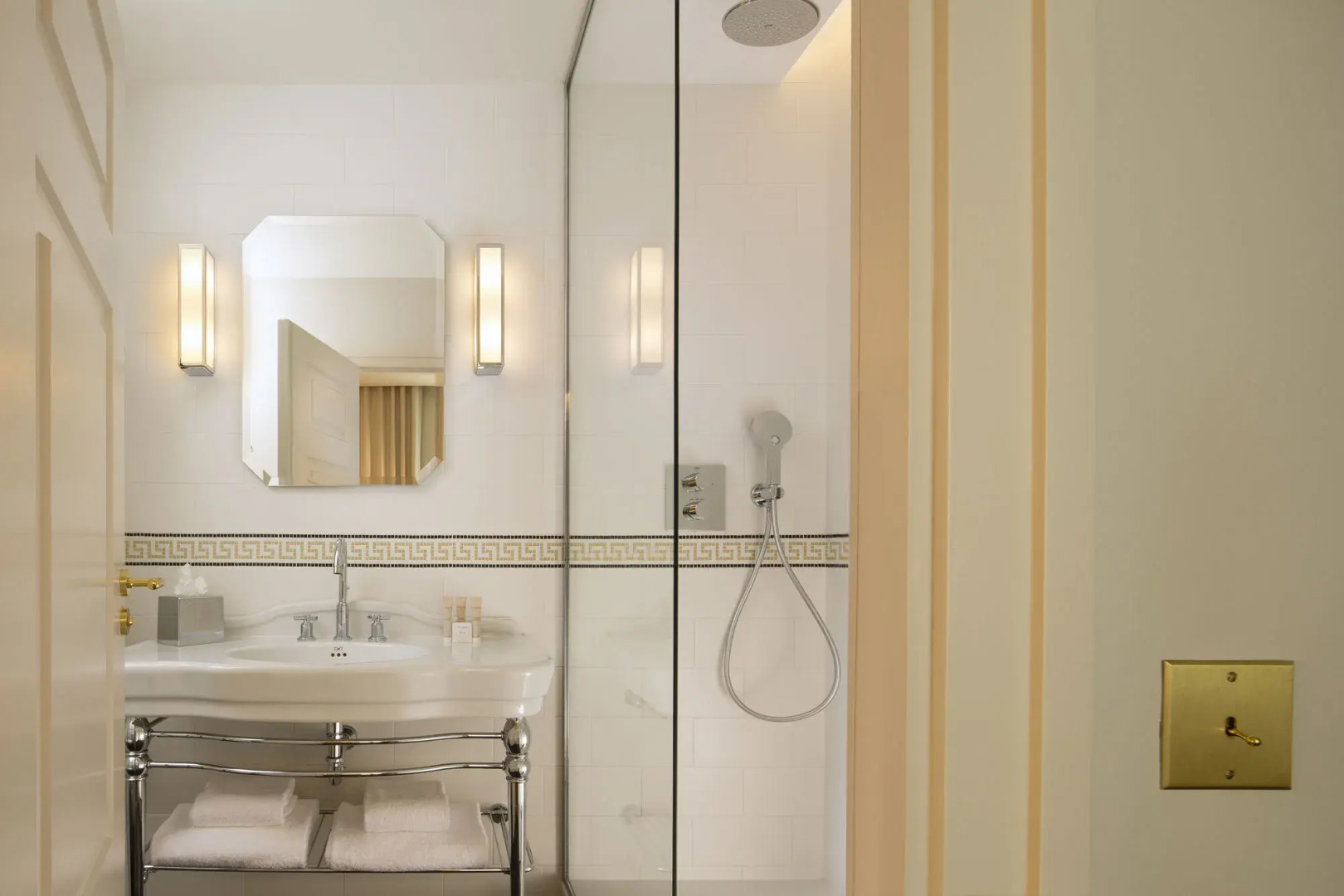 Photo - Le Tsuba Hotel