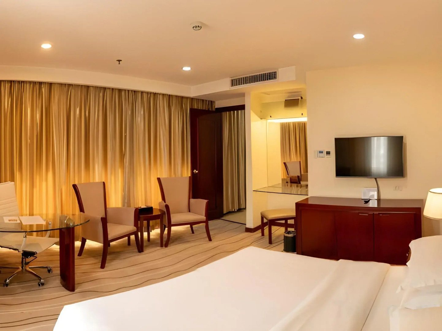 Photo - Swiss-Belhotel Blulane