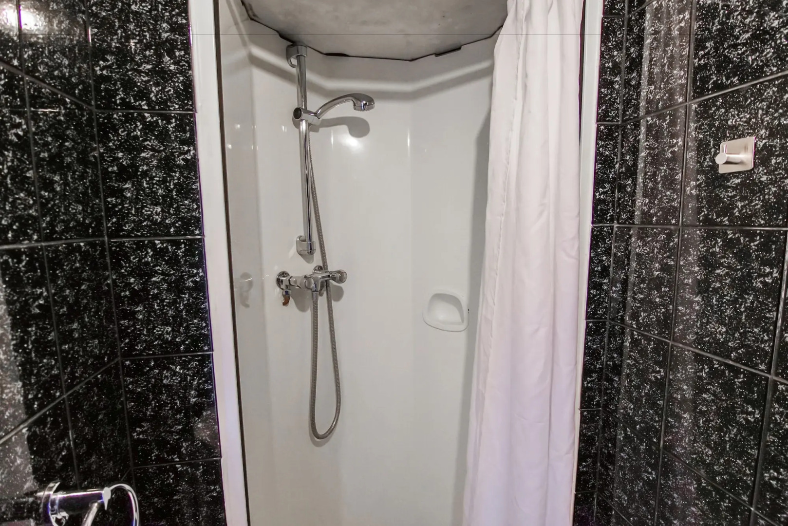 Photo - Tony's House Hotel