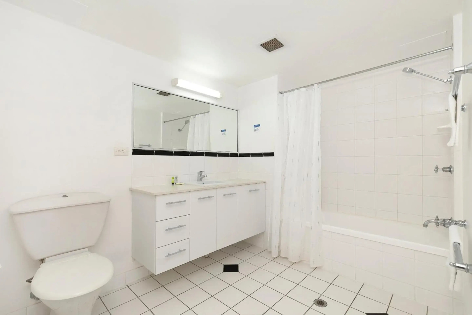 Photo - The Astor Apartments