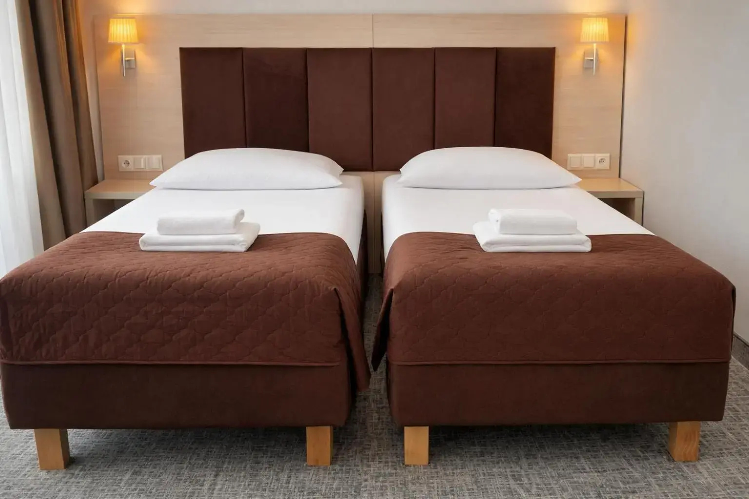 Photo - Hotel Logos