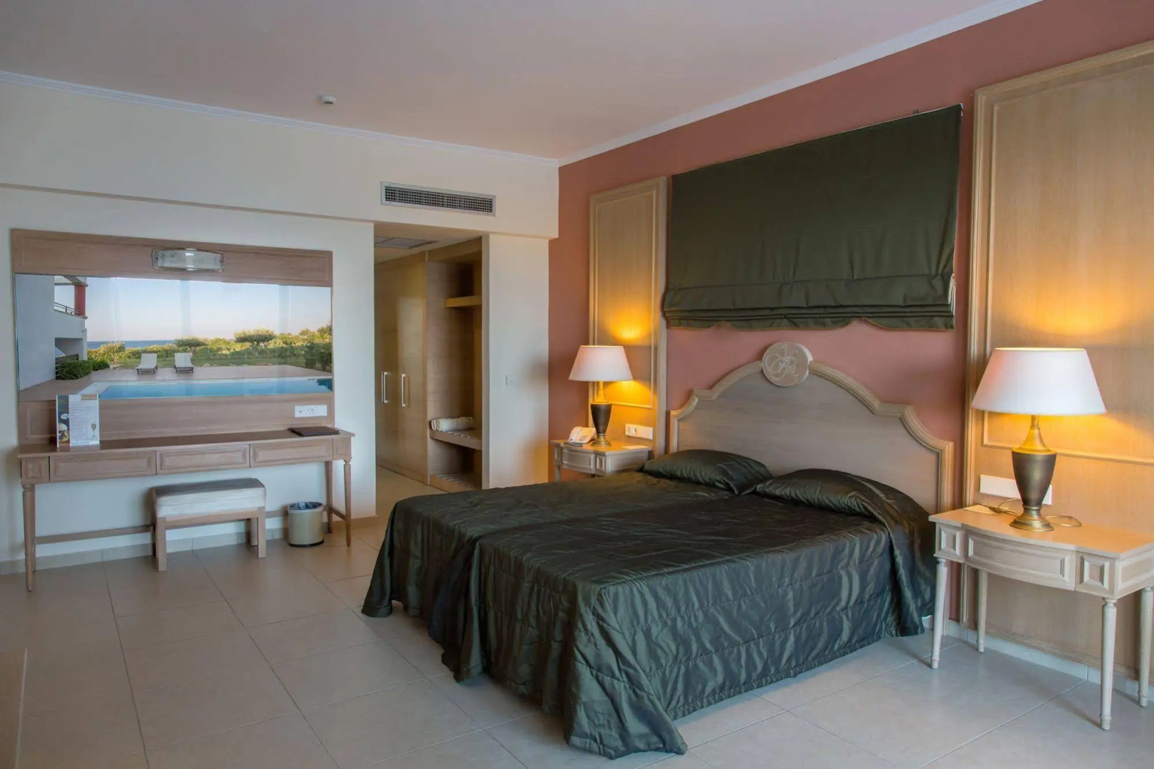 Photo - KRESTEN ROYAL Euphoria Resort
