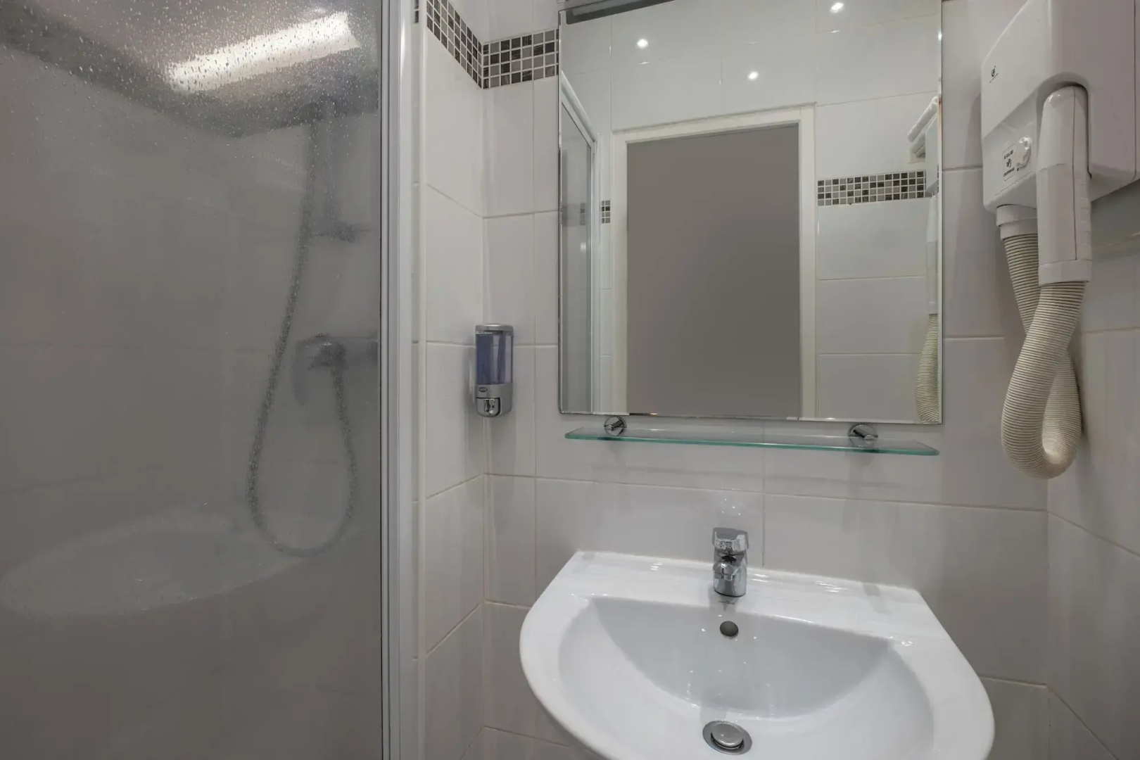 Foto - Hotel La Perle Montparnasse