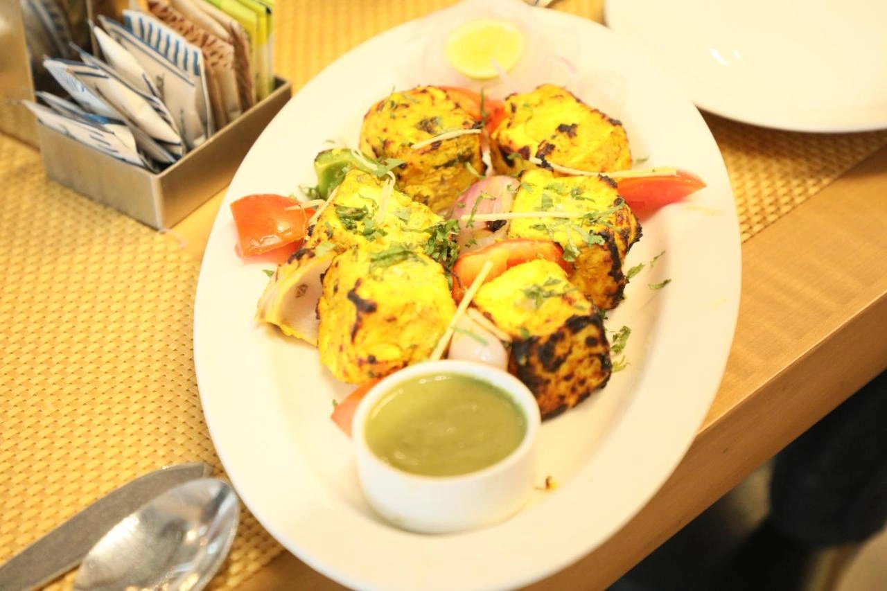 Foto - Hotel Saket 27