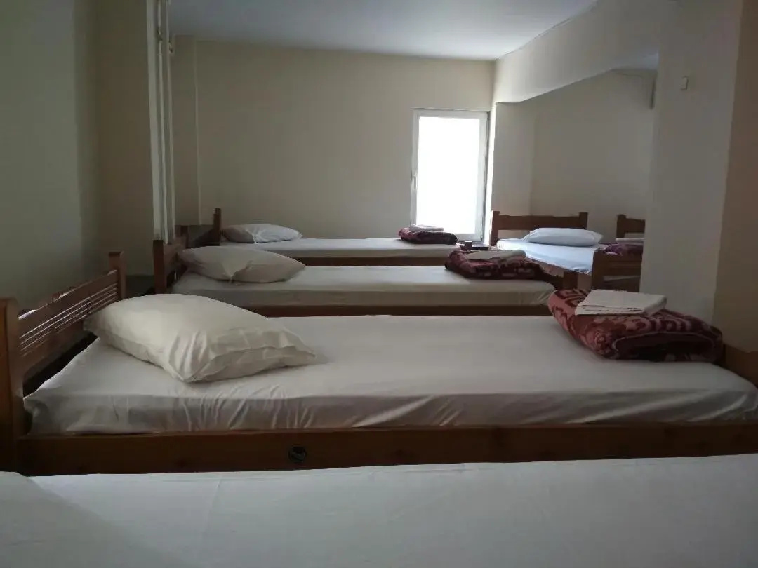 Photo - Pella Inn Hostel