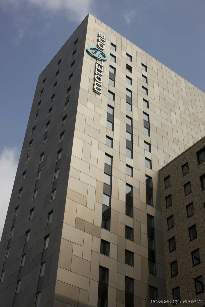 Photo - Motel One Hamburg-Alster