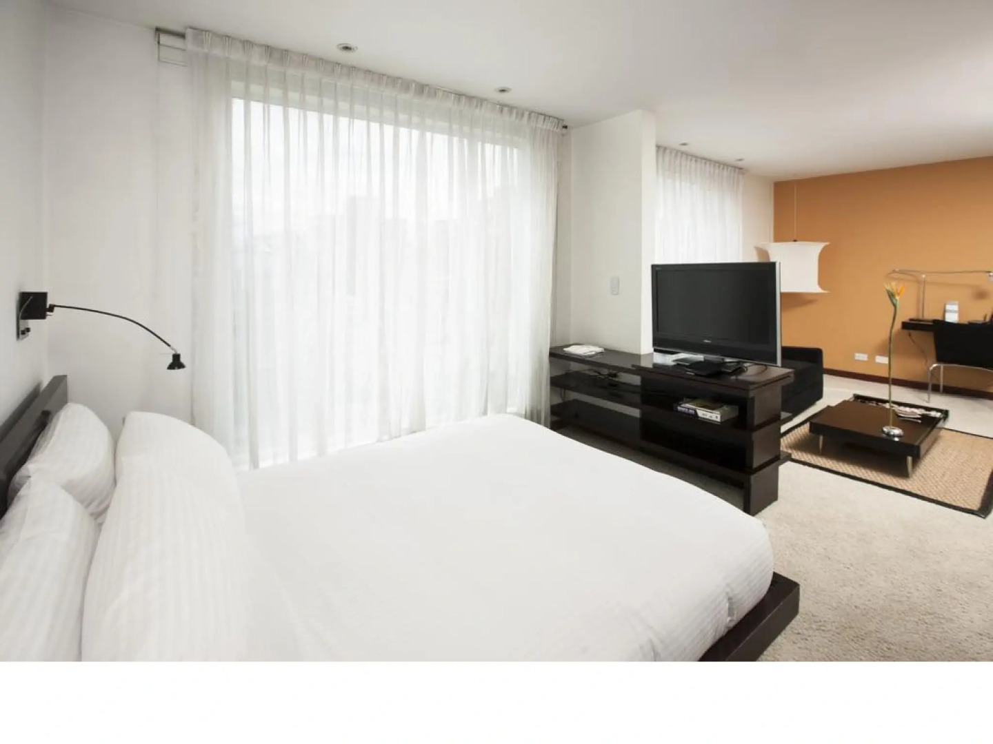 Photo - Richmond Suites Hotel