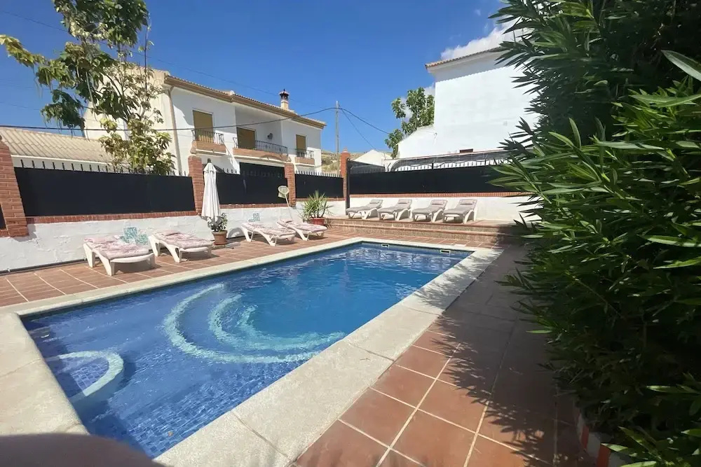 Foto - Lovely 10-bed Villa With Private Pool & Garden
