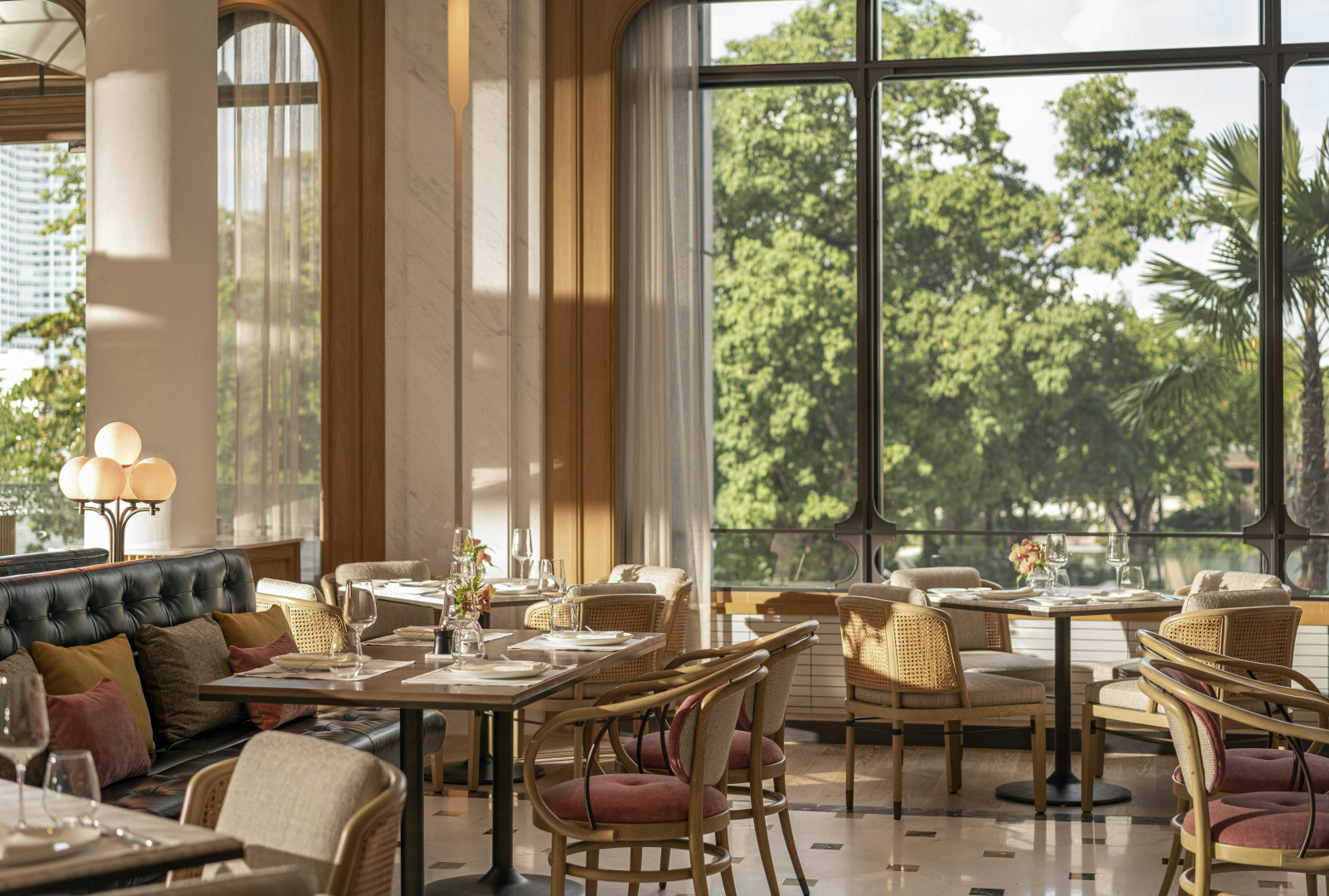 Photo - Four Seasons Hotel Bangkok at Chao Phraya River