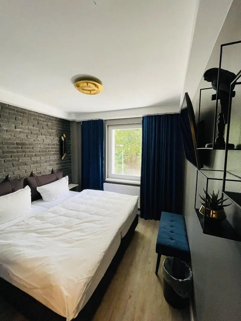 Photo - IQ Hotel