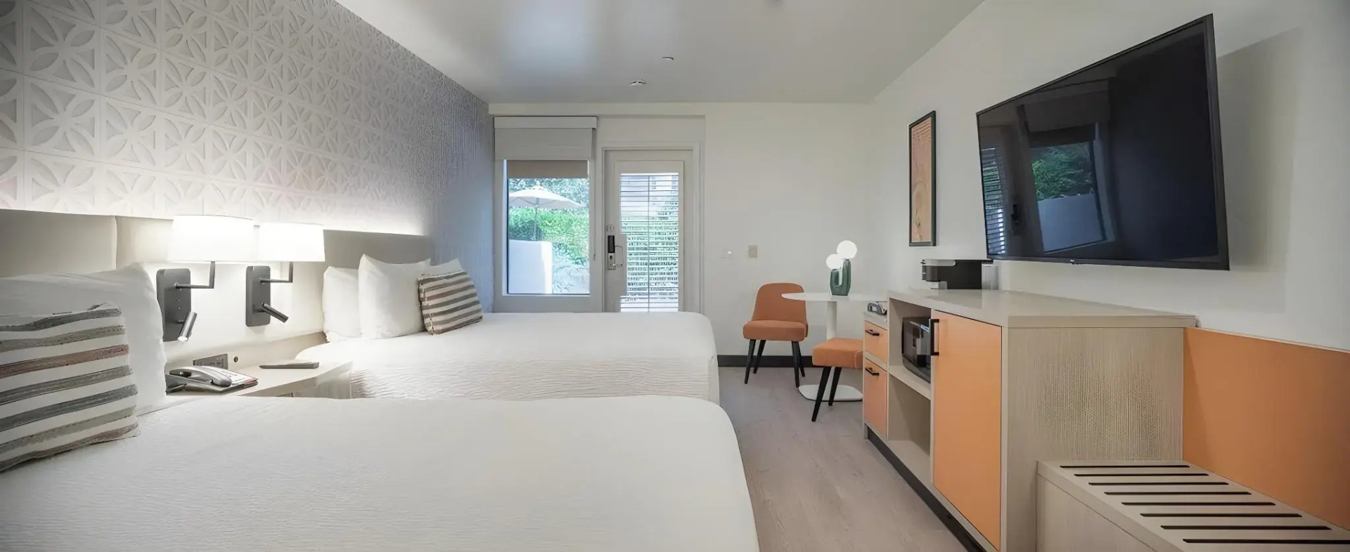 Photo - Palm Mountain Resort & Spa