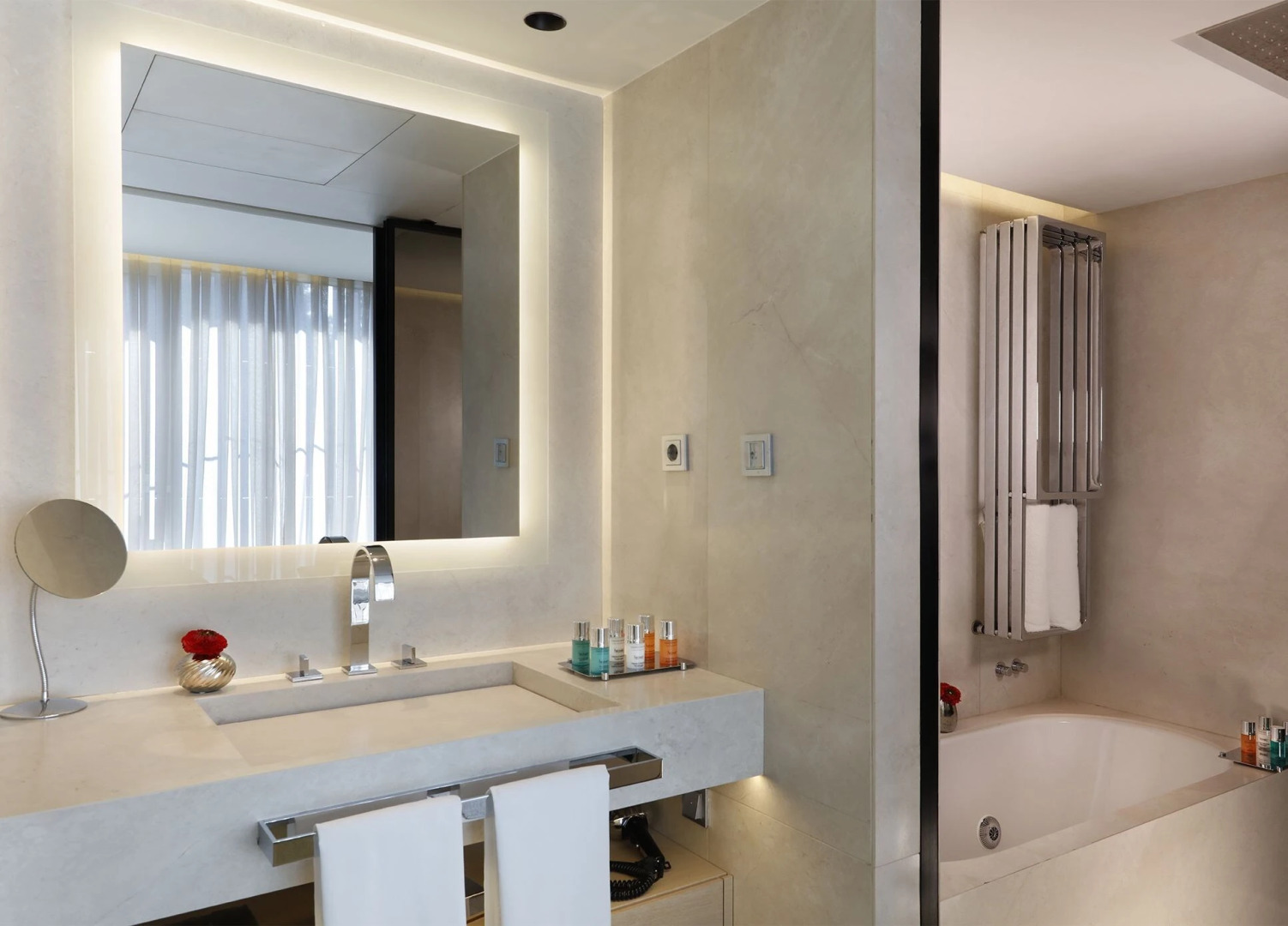 Photo - ABaC H&R Barcelona Monument