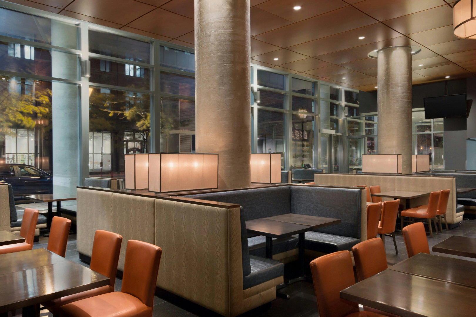 Photo - Embassy Suites Montréal by Hilton