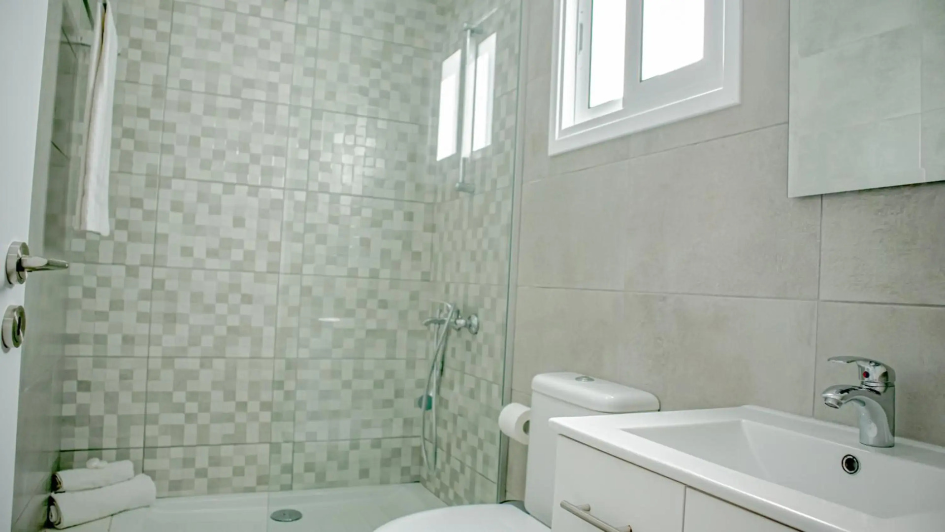 Photo - Windmills Hotel Apartments