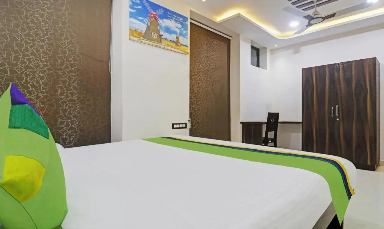 Photo - Itsy Hotels J A Royal Suites Manikonda