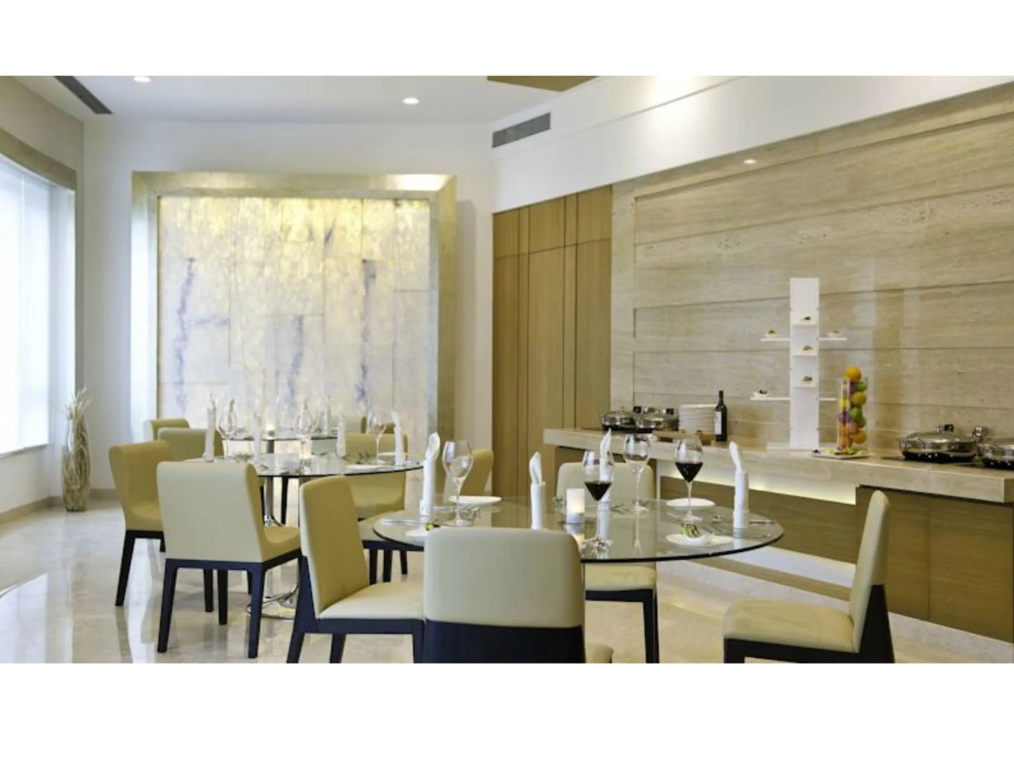 Photo - Meluha The Fern Mumbai, Powai, Series by Marriott