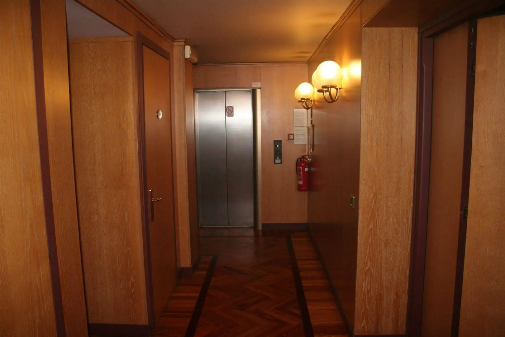 Photo - Albert Hotel