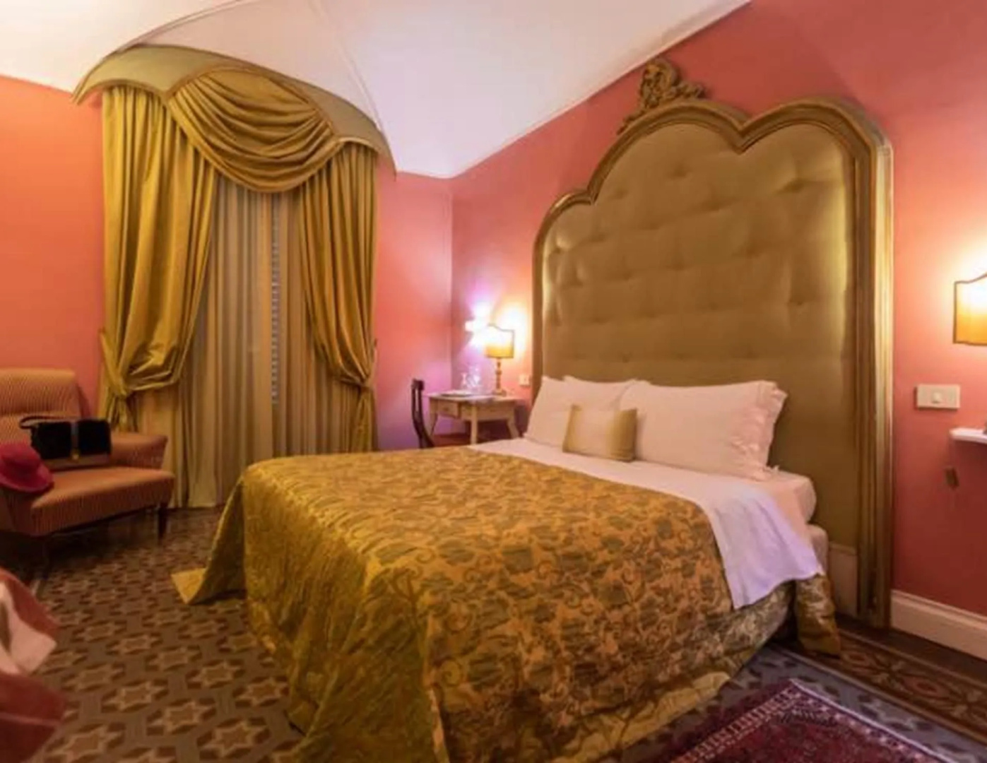 Foto - Palazzo Arone dei Baroni di Valentino