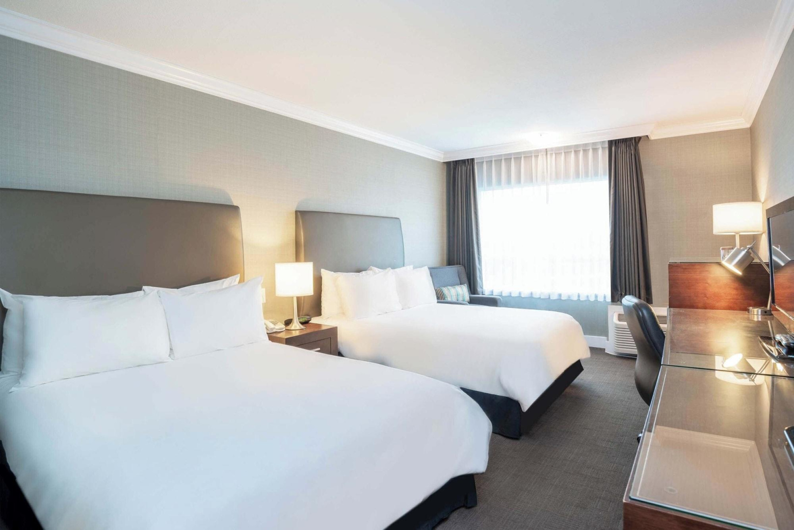 Foto - Sandman Hotel & Suites Vancouver Airport