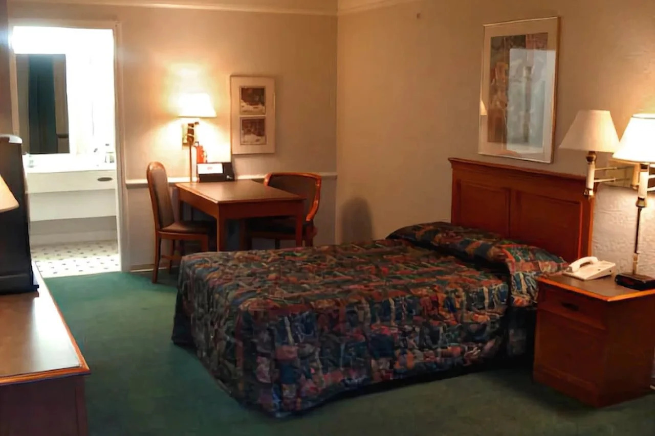 Photo - America's Inn Houston