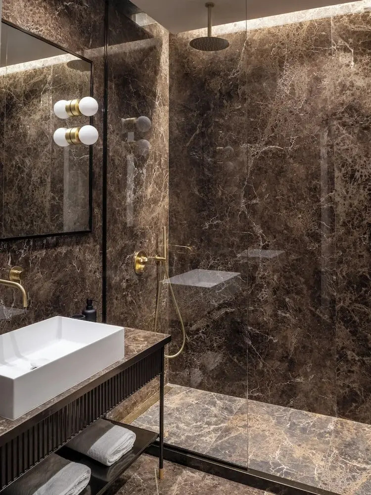 Foto - Golden House Vatican - Rienzo