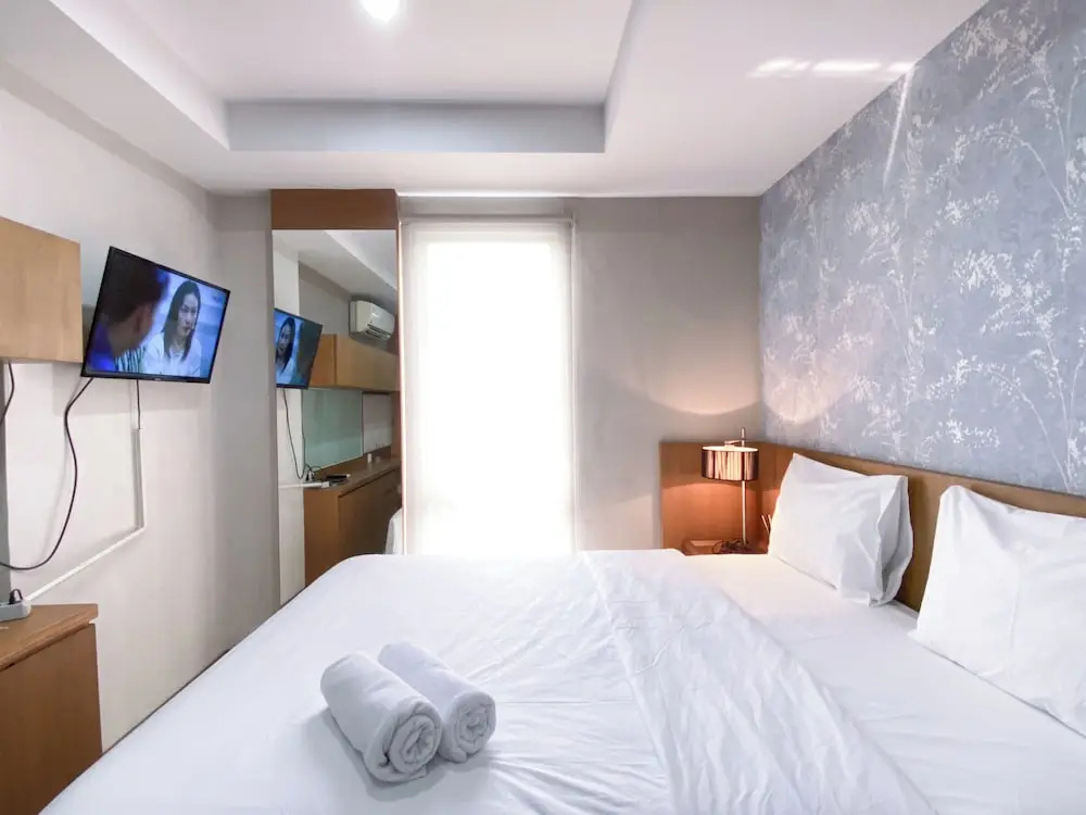Good And Comfy Studio At Azalea Suites Apartment