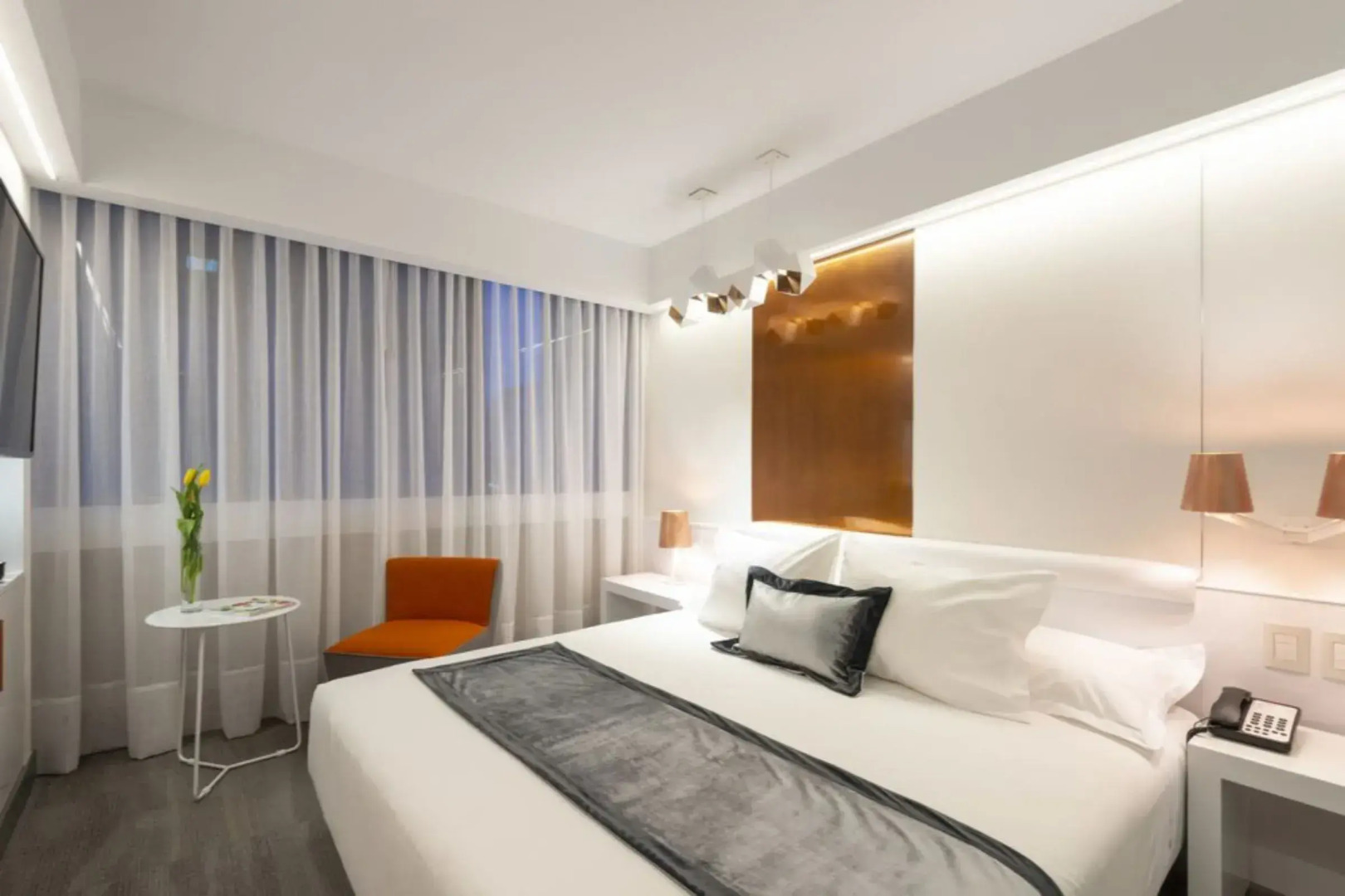 Foto - 45 by Director