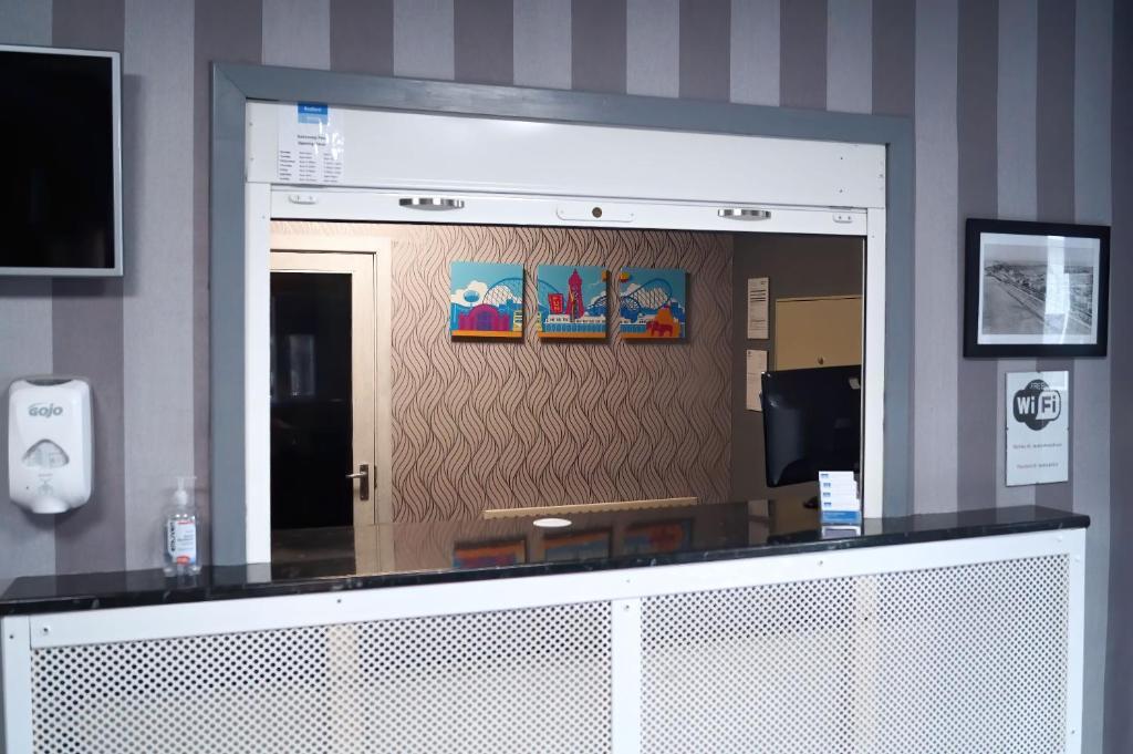 Photo - Bluewaters Hotel, Blackpool North Promenade