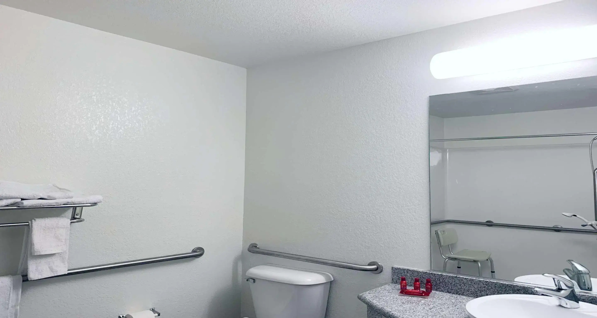 Foto - SureStay Plus Hotel by Best Western Niagara Falls East