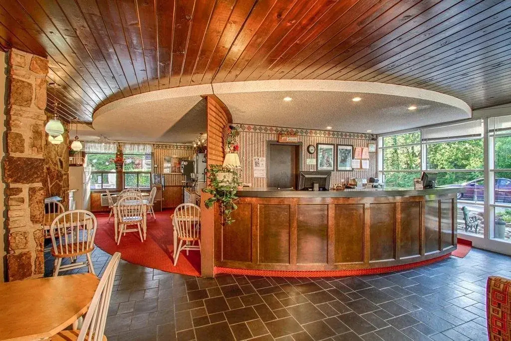 Photo - River Edge Inn