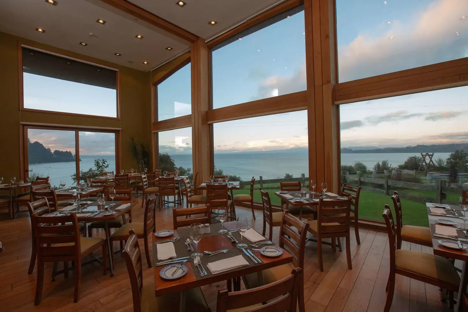 Photo - Wyndham Puerto Varas Pettra