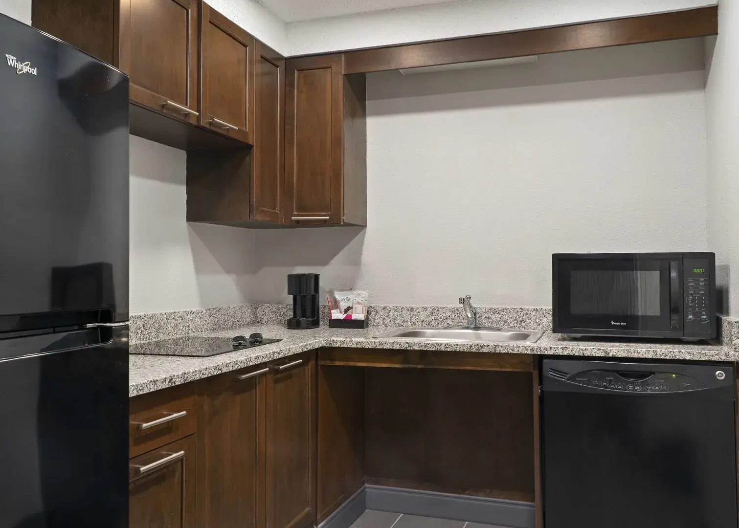 Photo - Hampton Inn & Suites Newport News (Oyster Point)