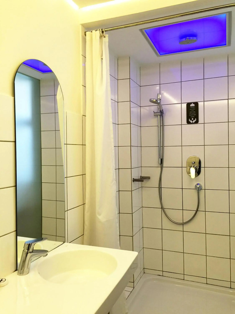 Photo - Bannister Hotel