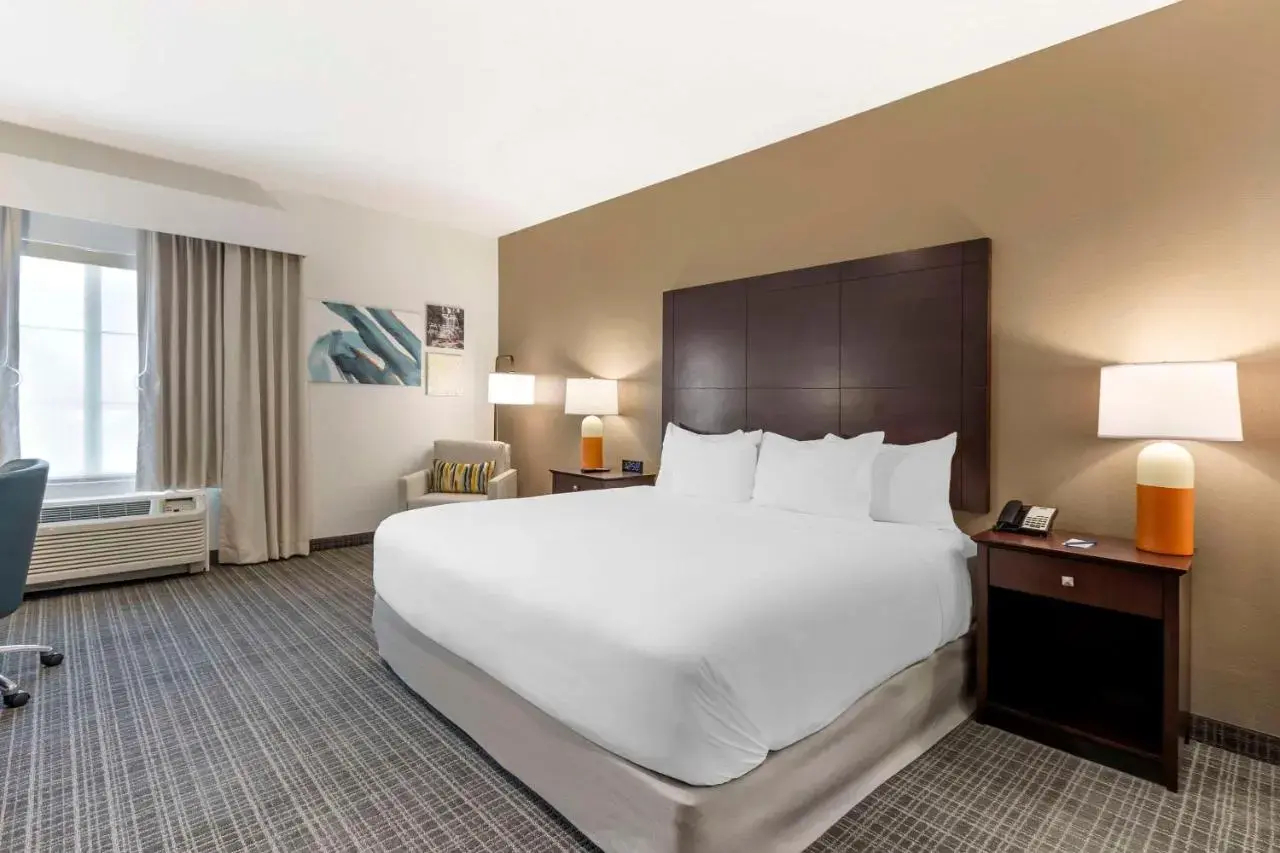 Photo - Comfort Inn & Suites Verona at Turning Stone Resort Casino
