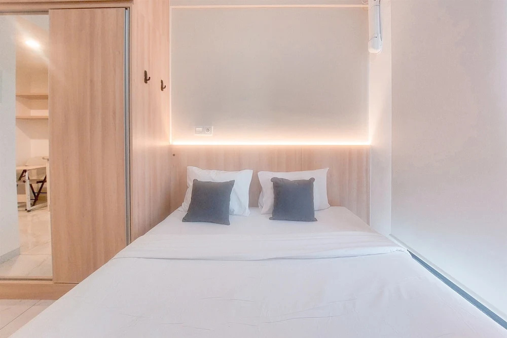 Good And Cozy Stay Studio At Sky House Alam Sutera Apartment