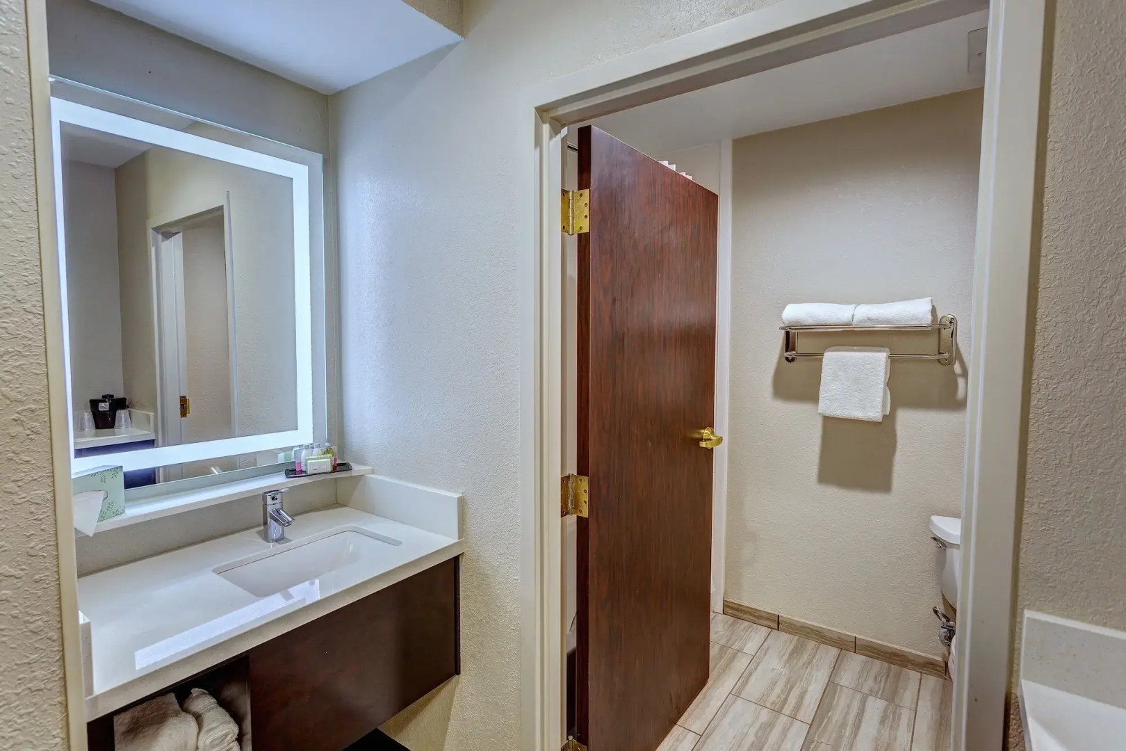 Photo - Best Western Plus Nashville Airport Hotel - BNA