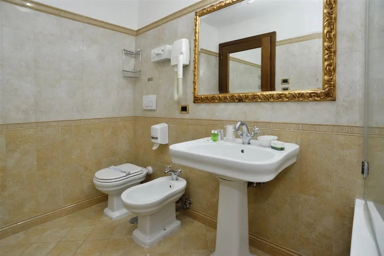 Photo - Antico Albergo del Sole al Pantheon