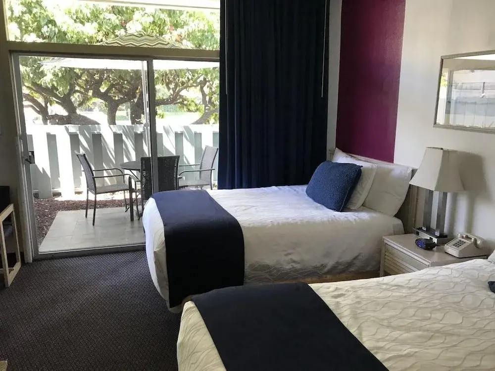 Photo - Foghorn Harbor Inn