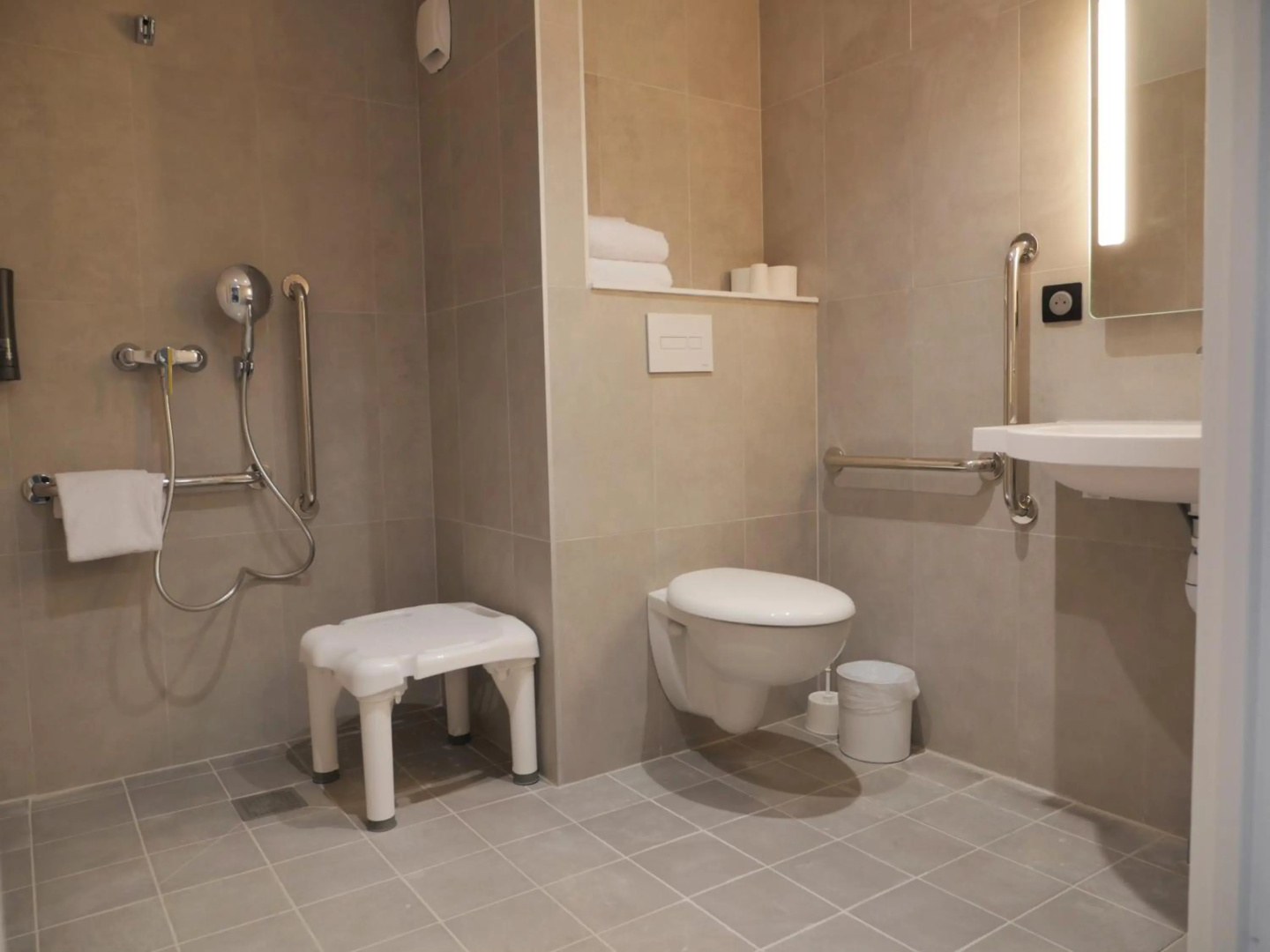 Foto - BB HOTEL Carcassonne Rocadest La Cite