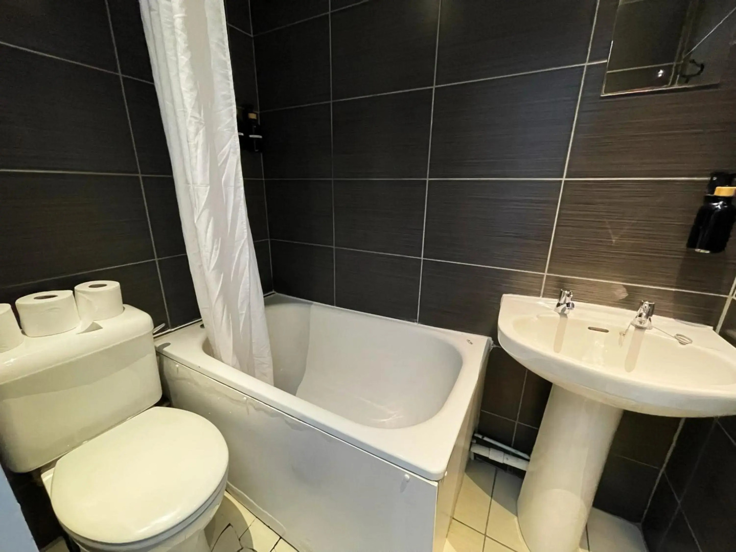 Photo - Somerset Hotel Baker Street London