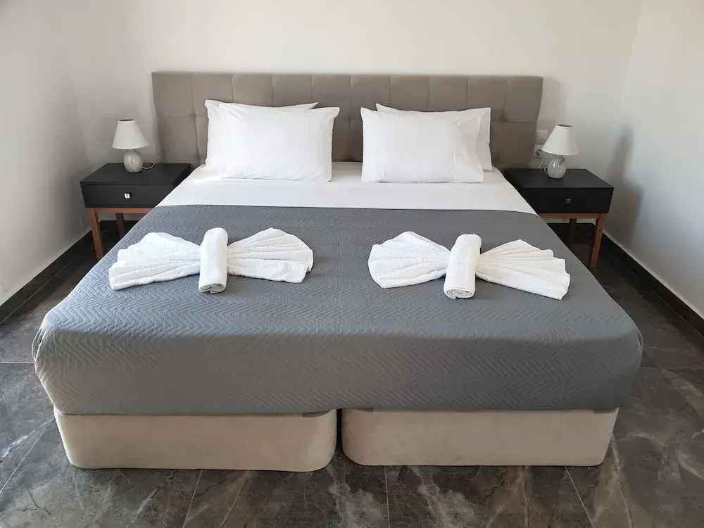 Photo - Odos Oneiron Tavronitis Bay