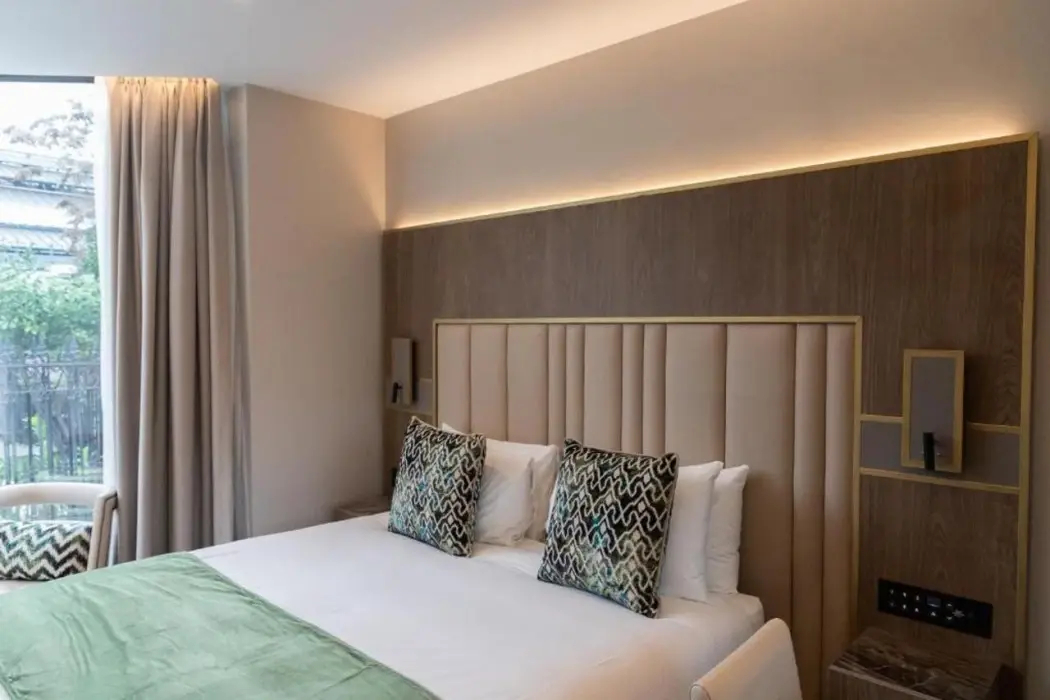 Photo - Merit Kensington Hotel