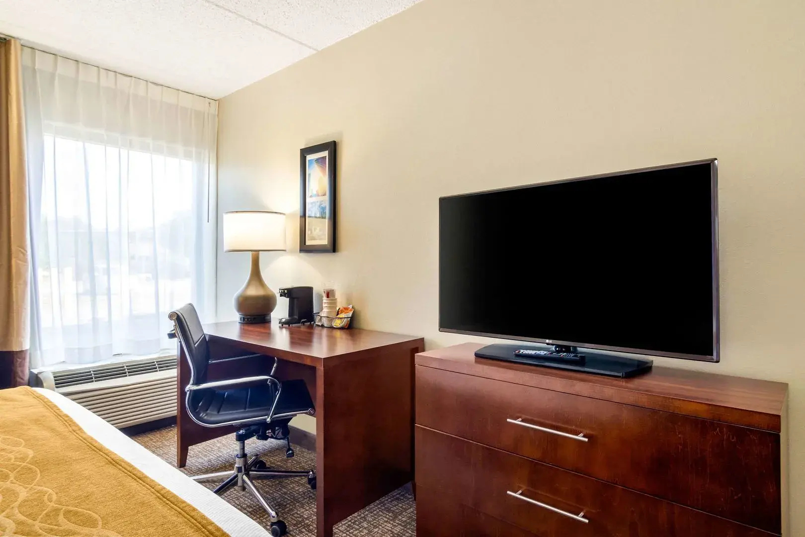 Photo - Spark by Hilton Atlanta Airport South College Park