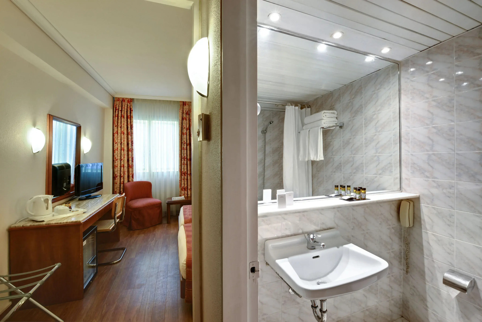 Foto - Titania Hotel